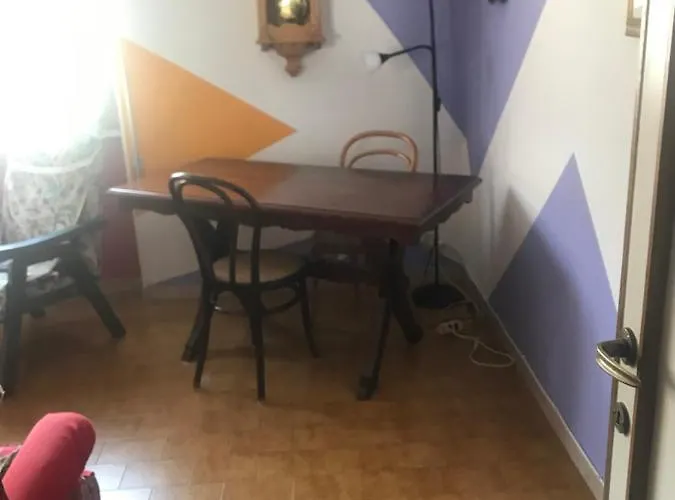 Il Semaforo A Due Passi Dal Centro Di * ピエトラサンタ